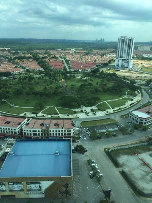 Cozy Sky Loft 5 Guests With Netflix & Facilities L28 Apartment Johor Bahru