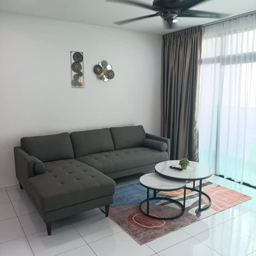 Cozy Sky Loft 5 Guests With Netflix & Facilities L28 Johor Bahru